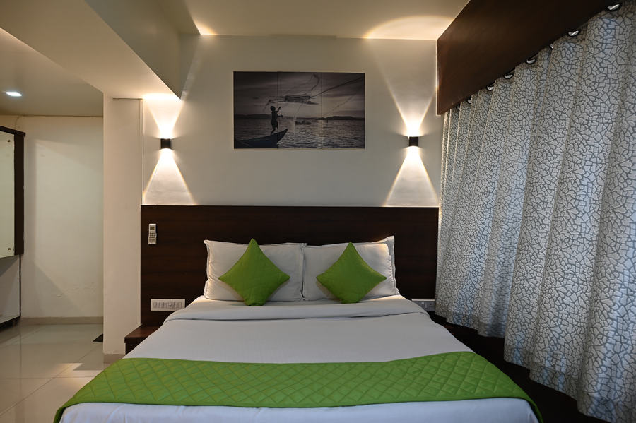 hotel express airoli