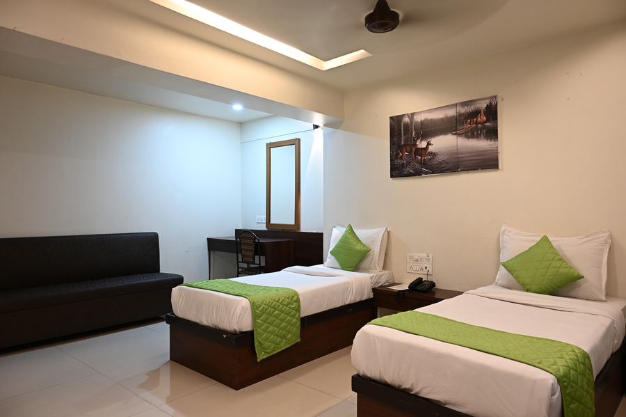 hotel express airoli