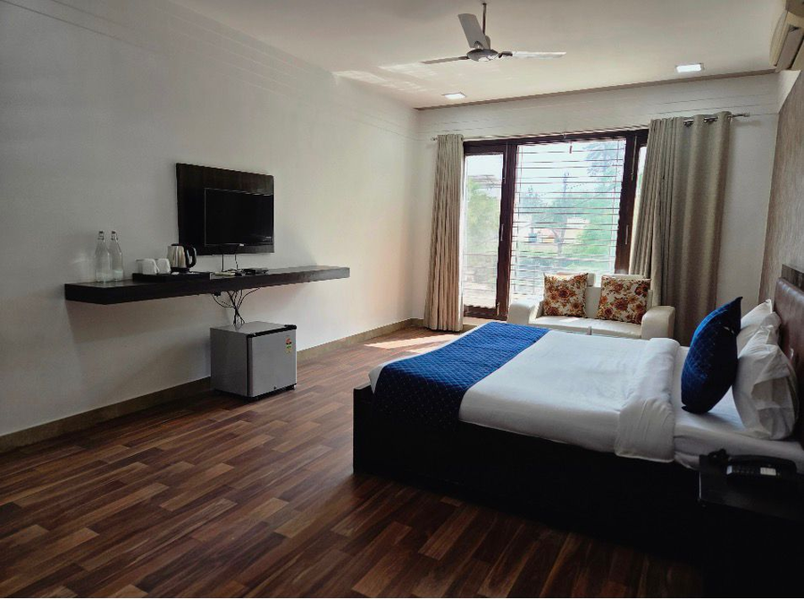 posh classic sector 45 millennium city center gurugram
