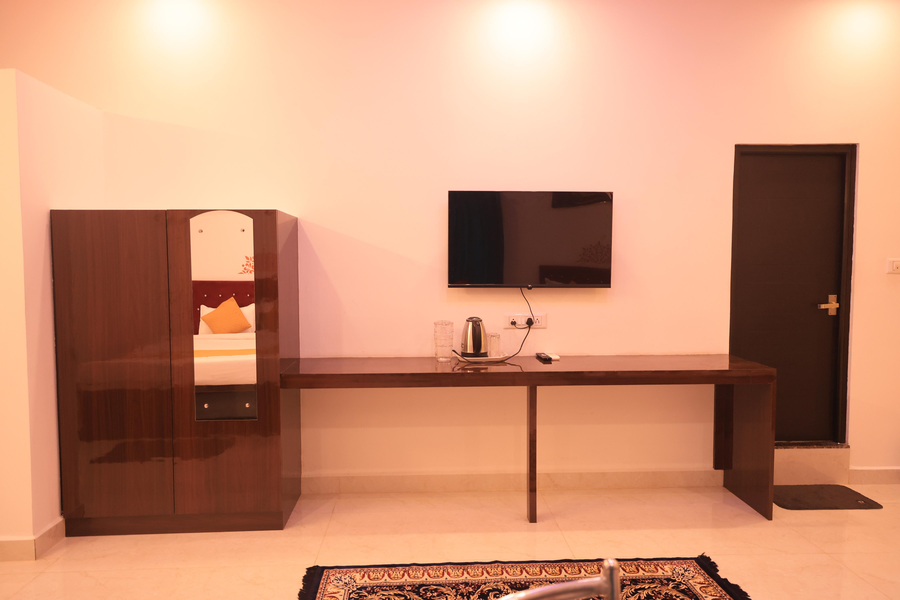 punam paravasha resort