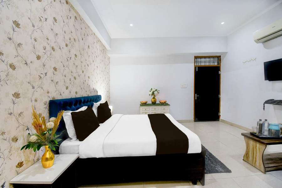 the nine hotel mansarovar