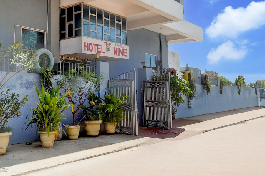 the nine hotel mansarovar