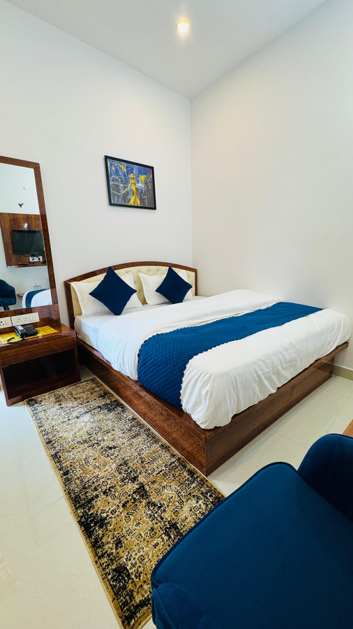 hotel shri hari and restaurant