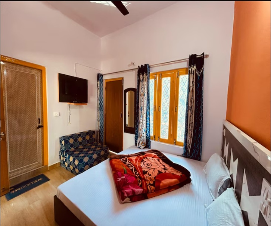 hotel shri hari and restaurant