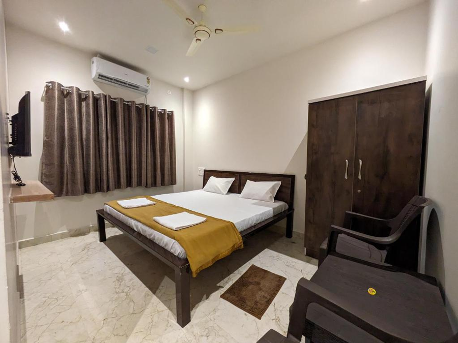 hotel madhusudan executive