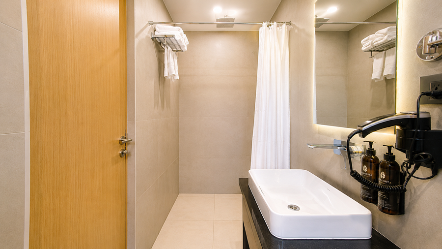 vaishnavi beacon hotel patna