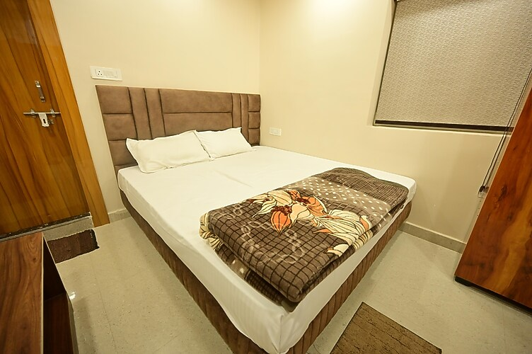 stayleaf hotel
