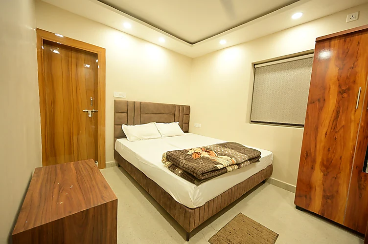 stayleaf hotel