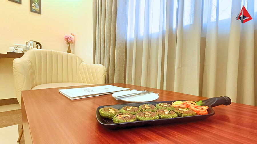 ayansh klyde inn lucknow