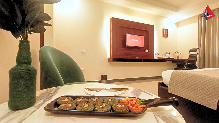 ayansh klyde inn lucknow