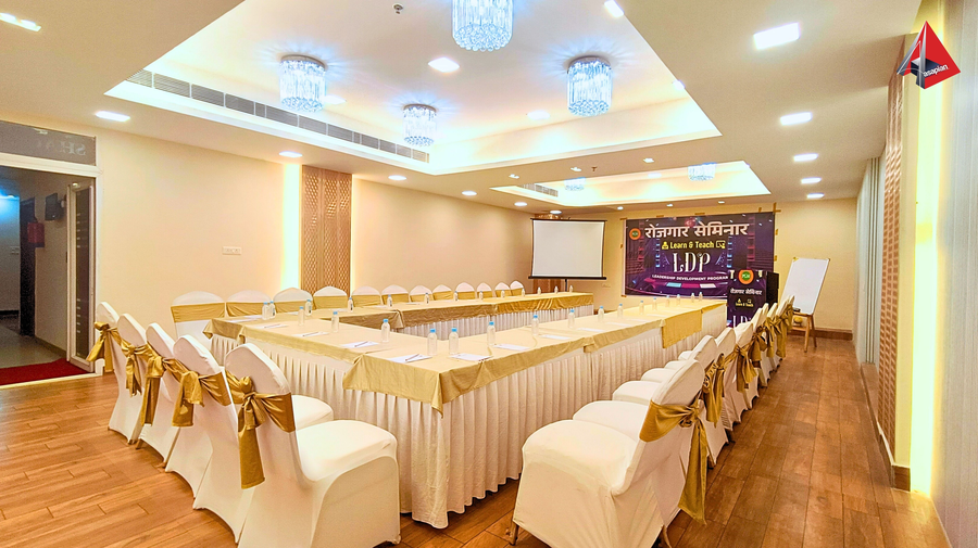 ayansh klyde inn lucknow