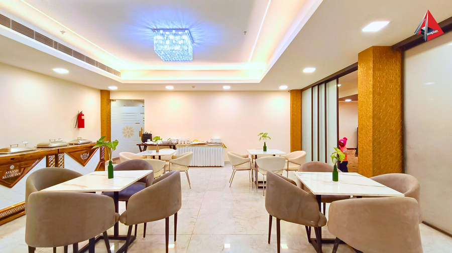 ayansh klyde inn lucknow