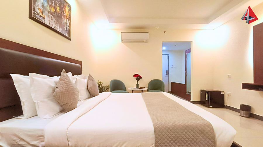 ayansh klyde inn lucknow