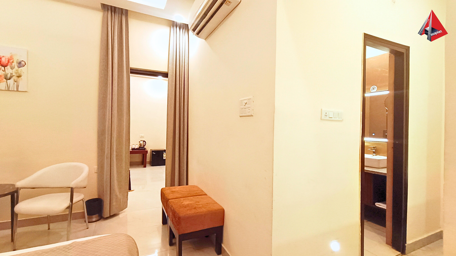 ayansh klyde inn lucknow