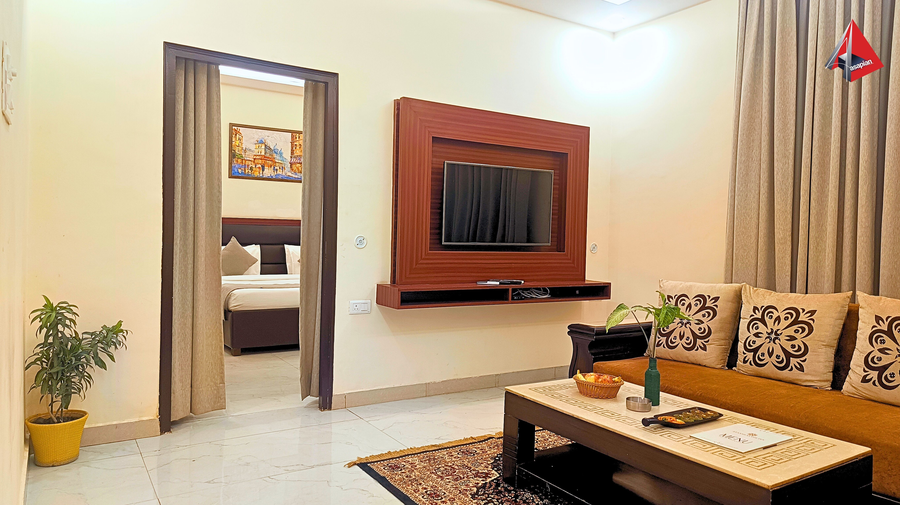 ayansh klyde inn lucknow