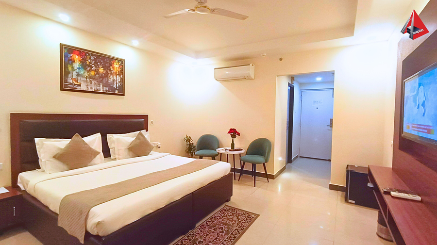 ayansh klyde inn lucknow