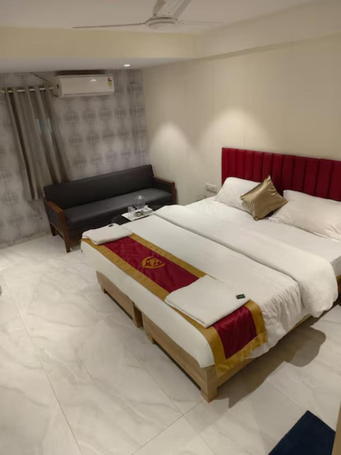 hotel royal galaxy