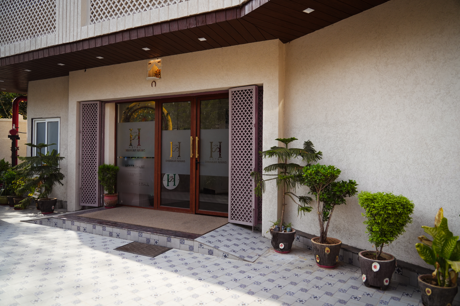 Hotel Diwakar Niwas,Sindhi Camp,3 star