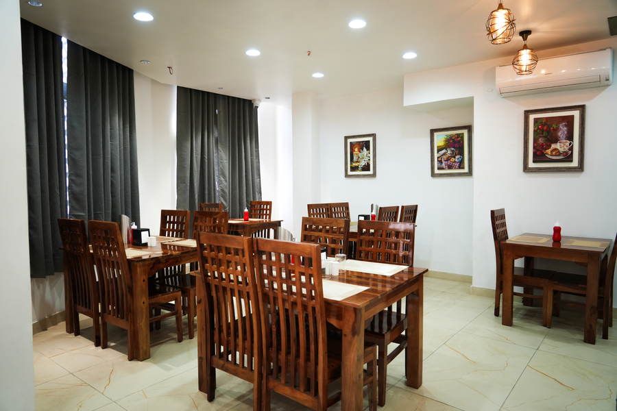 Hotel Diwakar Niwas,Sindhi Camp,3 star