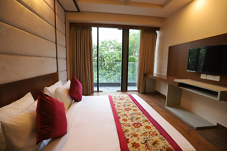 ip royal by qotel a luxury hotel laxmi nagar delhi