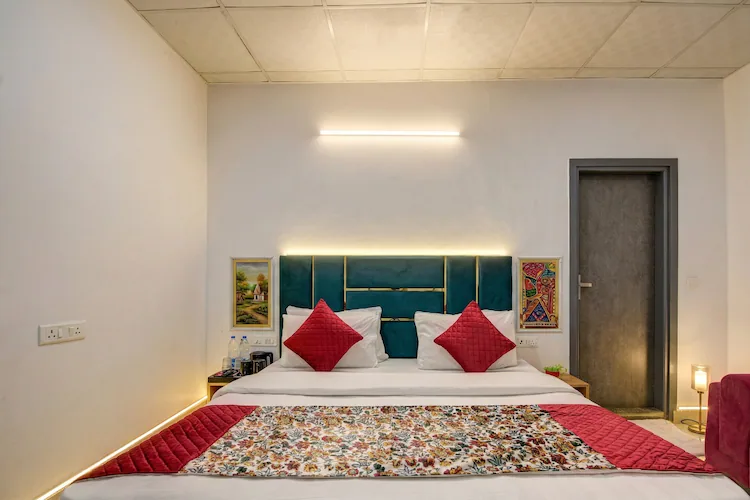 hotel cozy nest rohini metro access couple families and business travelers