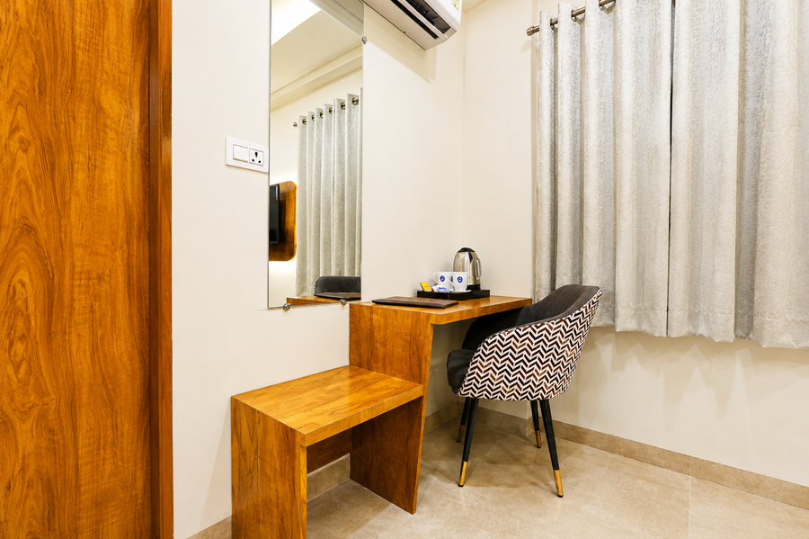 zip by spree hotels silvassa indore