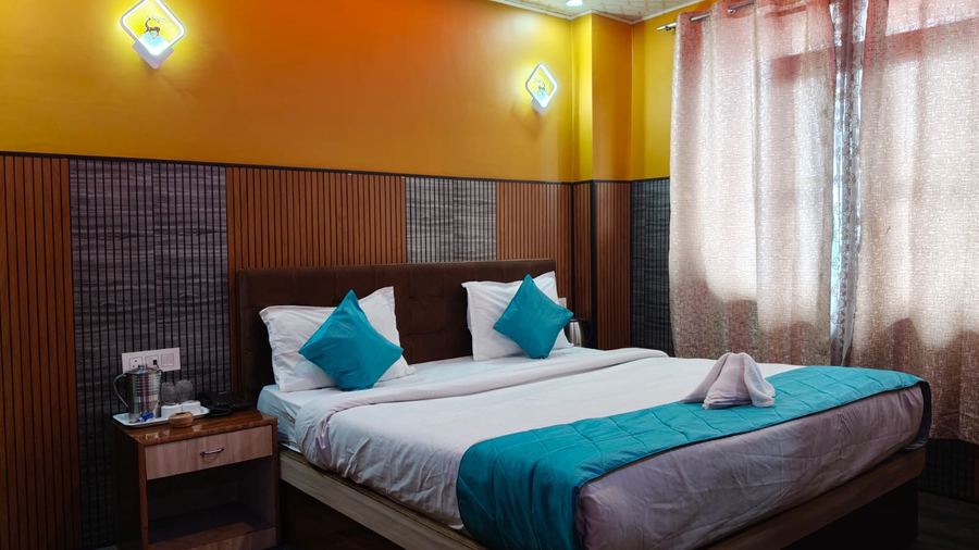 himalayan paradise grand retreat and dining
