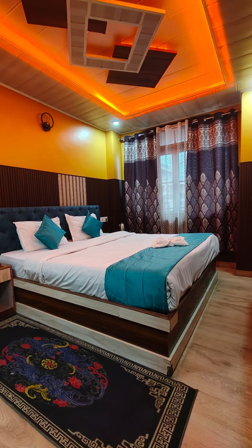 himalayan paradise grand retreat and dining