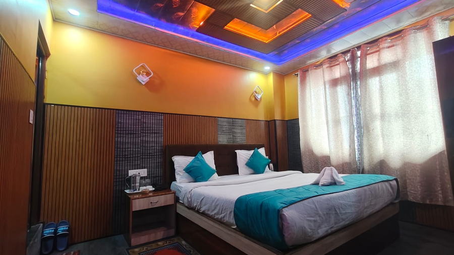 himalayan paradise grand retreat and dining