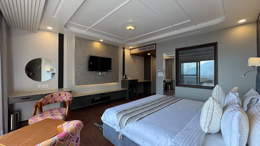 emroz by kings resort