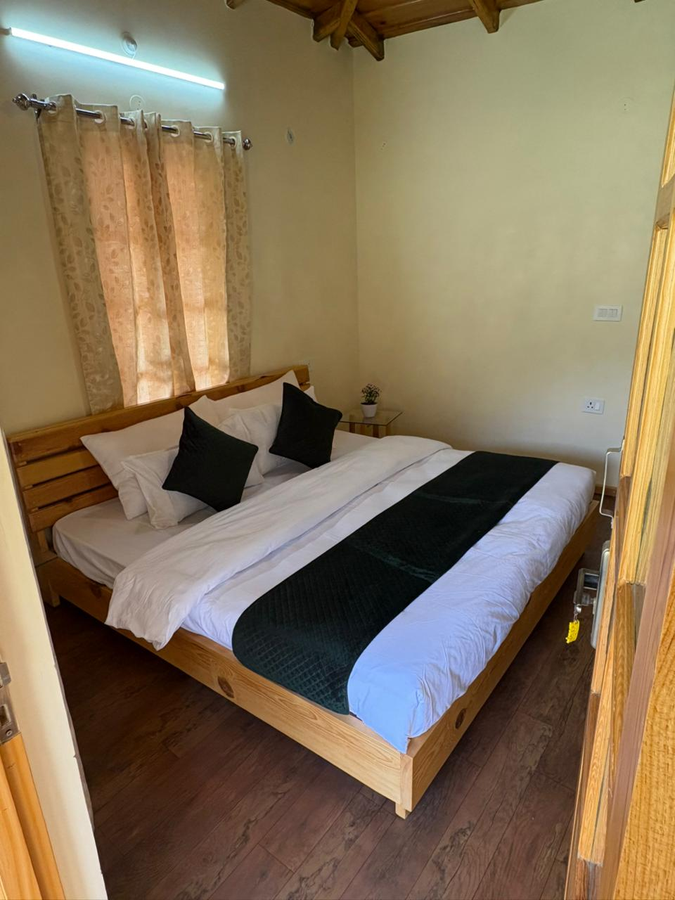 The Peach Hillside By Royal Collection Hotels ( Nearby Kainchidham ),Bhowali,3 star