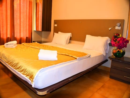 murlee pure veg resort