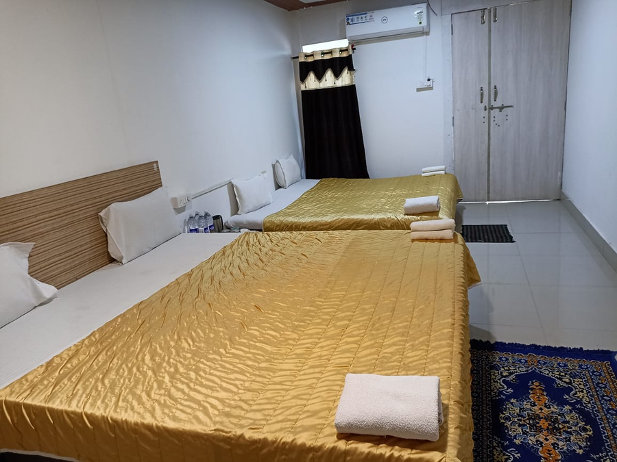murlee pure veg resort