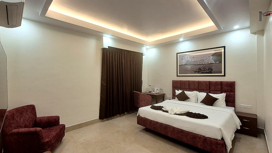 the senator hotel