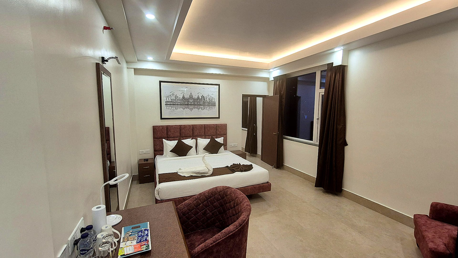 the senator hotel