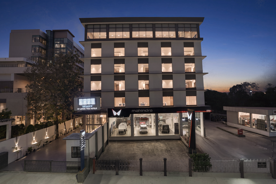 keys select by lemon tree hotels chirang