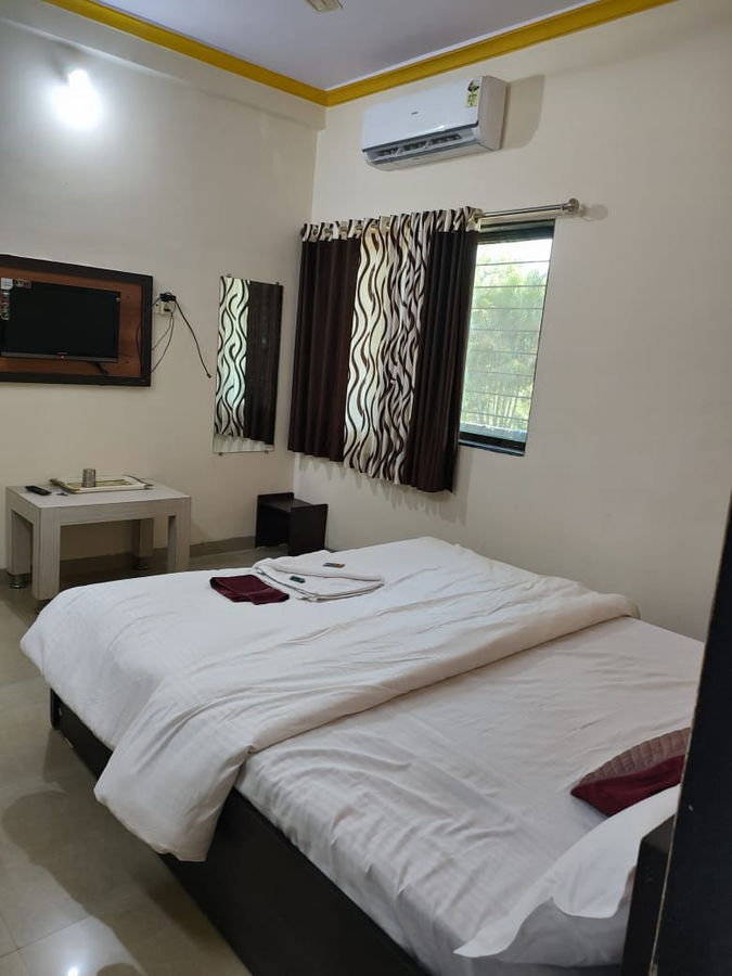 green leaf mini resort