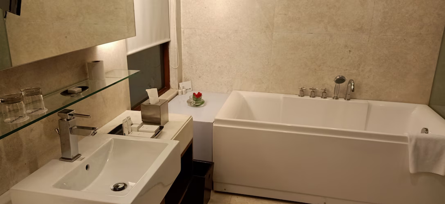 radisson blu hotel rudrapur