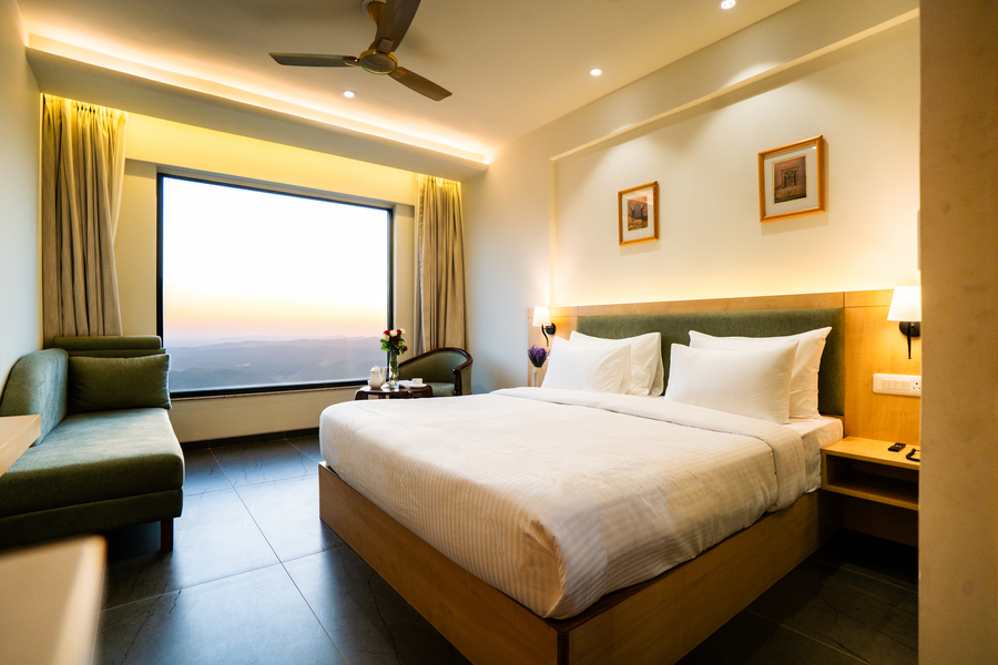 the avenor hotel in mansarovar near jaipur airport