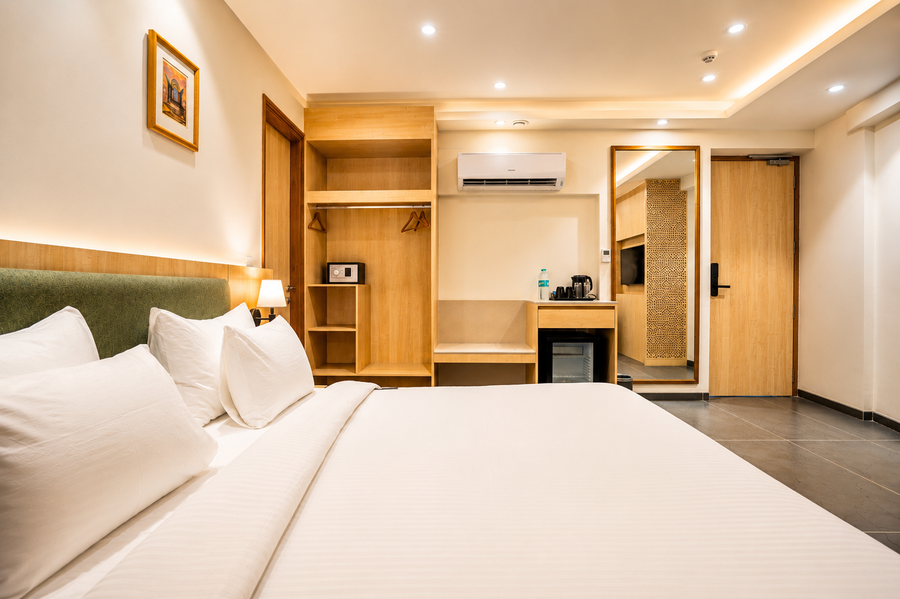 the avenor hotel in mansarovar near jaipur airport