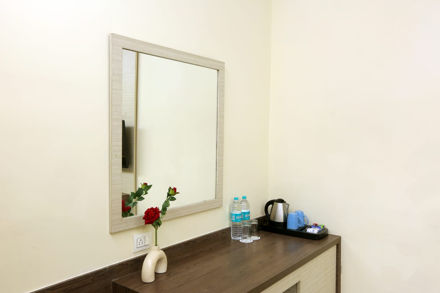 hotel lemon suites delhi airport