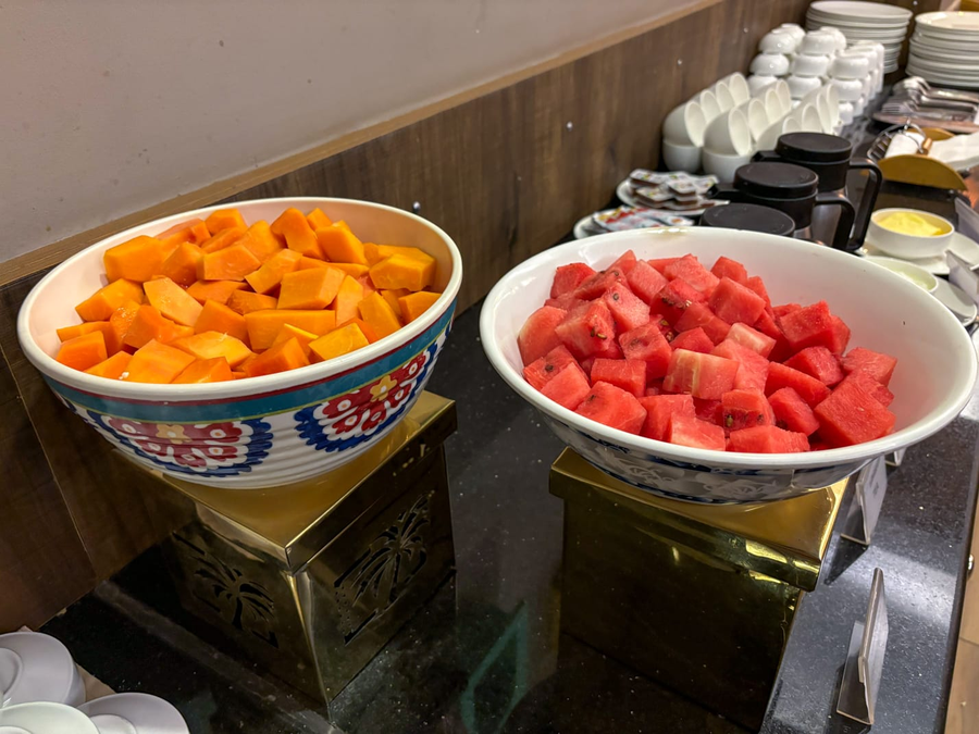 Hotel Lemon Suites Delhi Airport,Mahipalpur,4 star