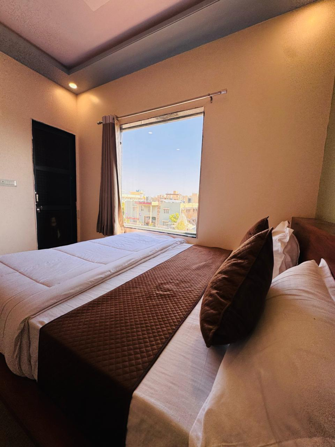 hotel shree mangalam and restaurant