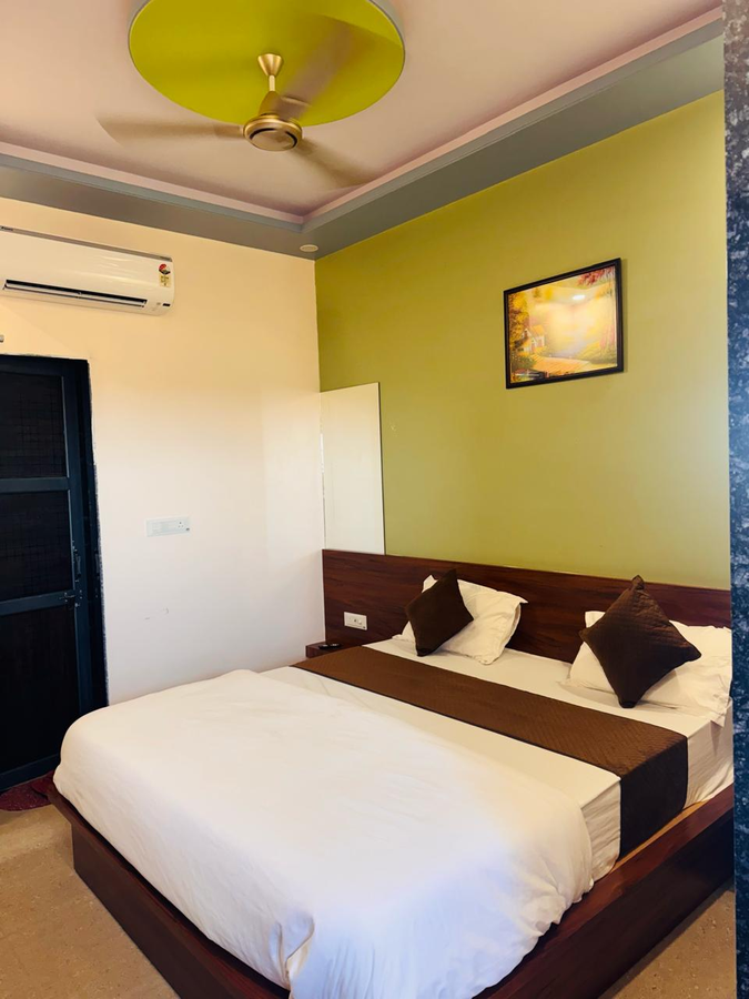 hotel shree mangalam and restaurant