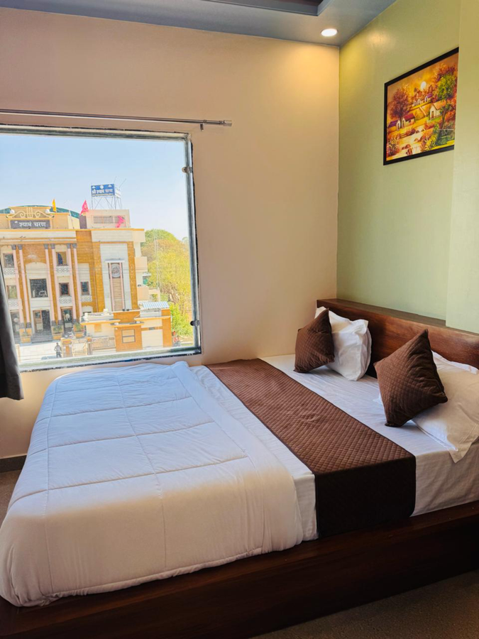 hotel shree mangalam and restaurant