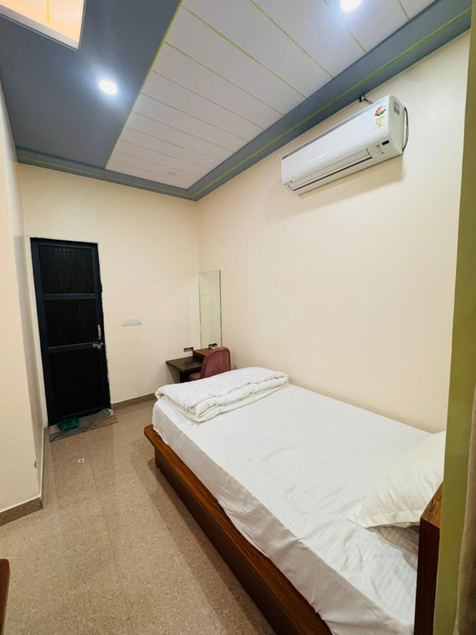 hotel shree mangalam and restaurant