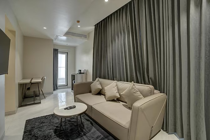 staybird capital business hotel magarpatta city