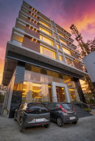 staybird capital business hotel magarpatta city
