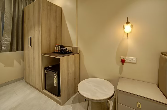staybird capital business hotel magarpatta city
