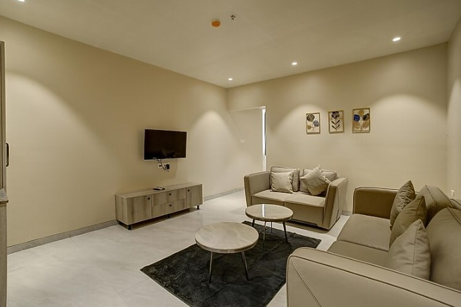 staybird capital business hotel magarpatta city